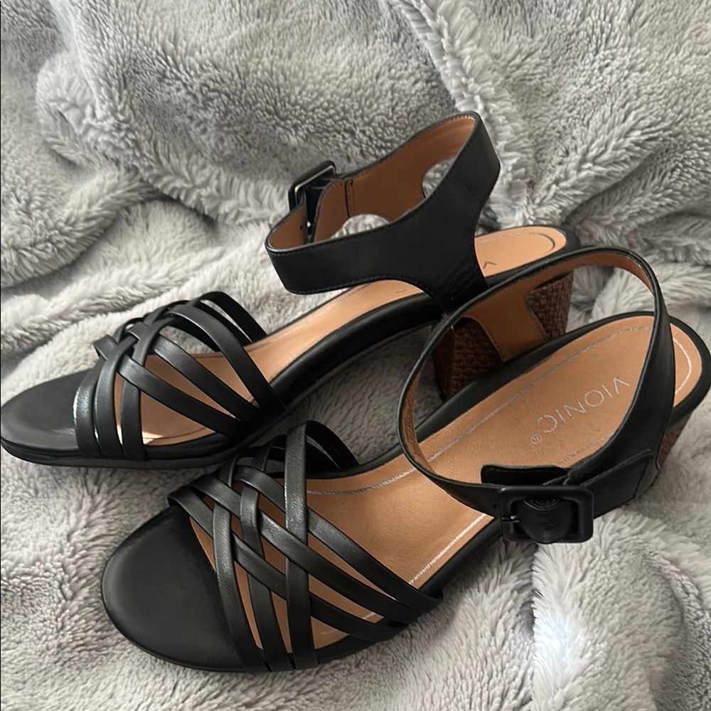 Vionic Black Strappy Sandals with Ankle Strap